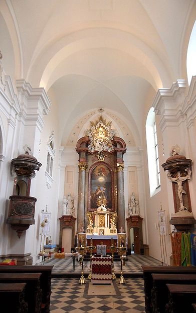 Inter�r kostela