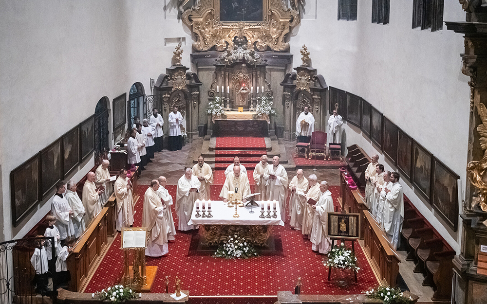 Slu�ebn�ci kapituly